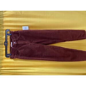 Women's Levi’s Corduroy Pants in Burgundy Size 27”W